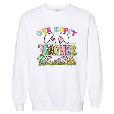 One Hoppy Teacher Rainbow Funny Teacher Easter Day 2024 Garment-Dyed Sweatshirt