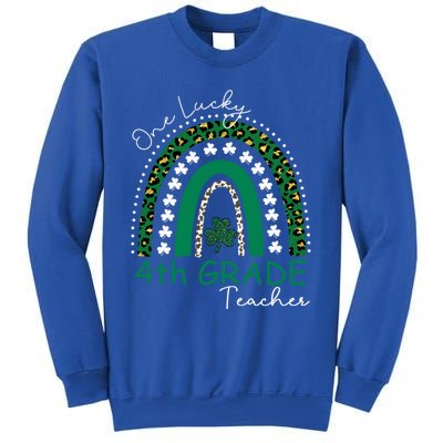 One Lucky 4th Grade Teacher St Patrick's Day 2022 'S Great Gift Sweatshirt