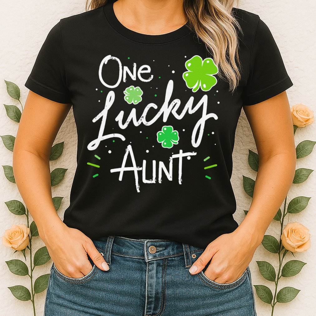 One Lucky Aunt St Patrick's Day Womens T-Shirt