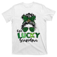 One Lucky Grandma Messy Bun St Patricks Day Leopard Shamrock T-Shirt