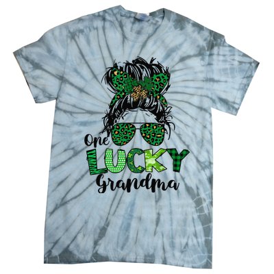 One Lucky Grandma Messy Bun St Patricks Day Leopard Shamrock Tie-Dye T-Shirt