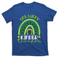 One Lucky Kinder Teacher Rainbow St Patrick’s Day Gift T-Shirt