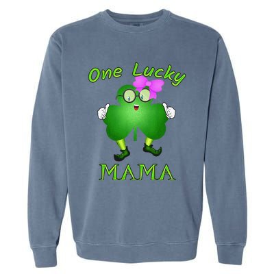 One Lucky Mama Pink Bow Shamrock St Patrick's Day Irish Mom Garment-Dyed Sweatshirt