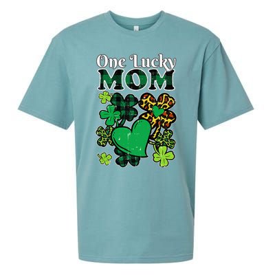 One Lucky Mom Plaid Shamrock Heart St Patrick Day Mommy Sueded Cloud Jersey T-Shirt