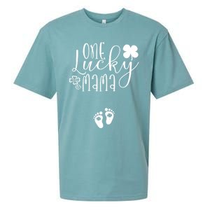 One Lucky Mama Pregnancy Announcet St Patrick’s Day Gift Sueded Cloud Jersey T-Shirt