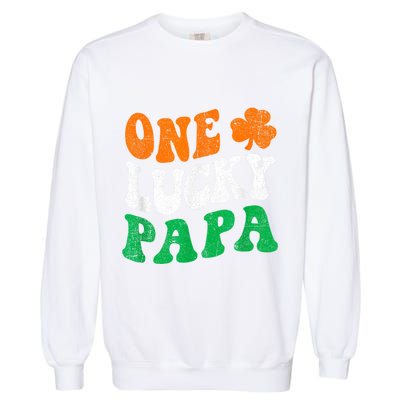 One Lucky Papa Retro Irish Flag Matching St Patricks Day Garment-Dyed Sweatshirt
