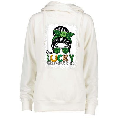 One Lucky Para St Patricks Day Shamrock Paraprofessional Womens Funnel Neck Pullover Hood