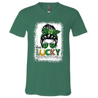 One Lucky Para St Patricks Day Shamrock Paraprofessional V-Neck T-Shirt