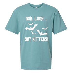 Oh Look Sky Kittens Bat Halloween Bats Sueded Cloud Jersey T-Shirt