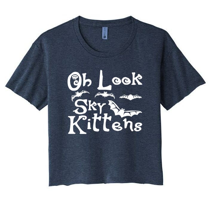 Oh Look Sky Kittens Bats Bat Women's Crop Top Tee