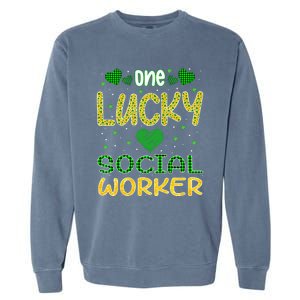 One Lucky Social Worker Saint Patrick’s Day Social Worker Cute Gift Garment-Dyed Sweatshirt