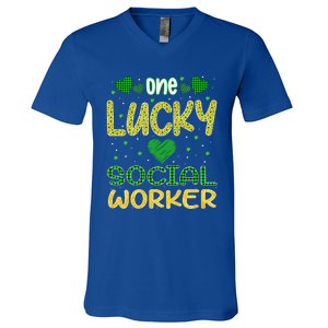 One Lucky Social Worker Saint Patrick’s Day Social Worker Cute Gift V-Neck T-Shirt