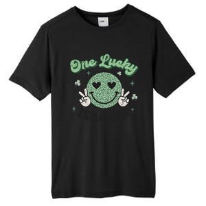 One Lucky Teacher Retro St Patrick’s Day School Appreciation Gift Tall Fusion ChromaSoft Performance T-Shirt