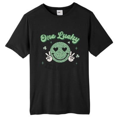 One Lucky Teacher Retro St Patrick’s Day School Appreciation Gift Tall Fusion ChromaSoft Performance T-Shirt