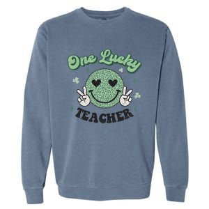 One Lucky Teacher Retro St Patrick’s Day School Appreciation Gift Garment-Dyed Sweatshirt