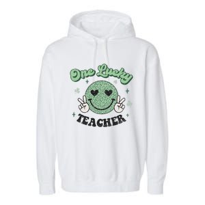 One Lucky Teacher Retro St Patrick’s Day School Appreciation Gift Garment-Dyed Fleece Hoodie