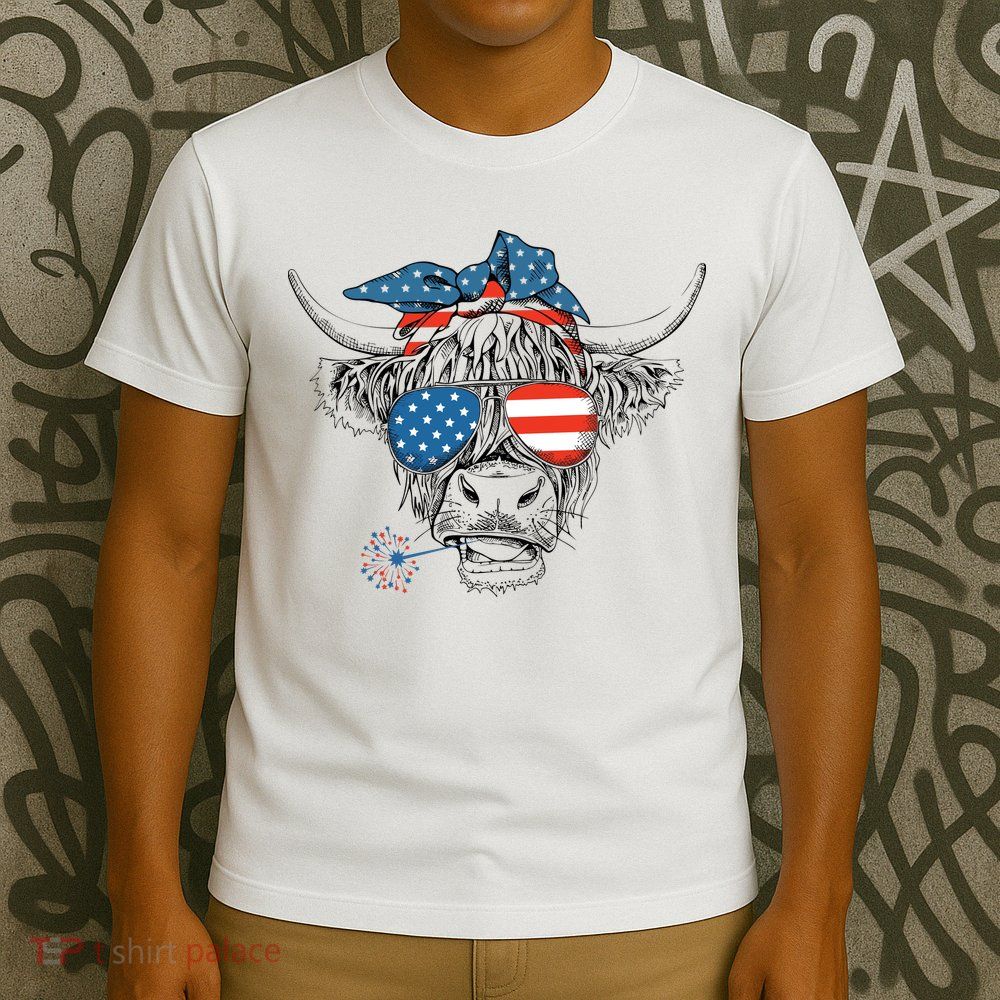 Oh My Stars Cow Highland Cow 4th July American Flag Fourth Of July  Independe T-Shirt