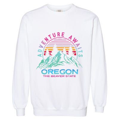 Oregon Retro Vintage Mountain Outdoors State Graphic Design Garment-Dyed Sweatshirt