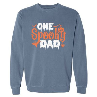 One Spooky Dad Funny Halloween Gifts For Daddy / Father Garment-Dyed Sweatshirt