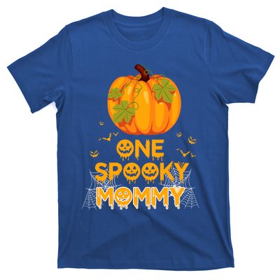 One Spooky Mommy Funny Family Halloween Matching Funny Gift Great Gift T-Shirt