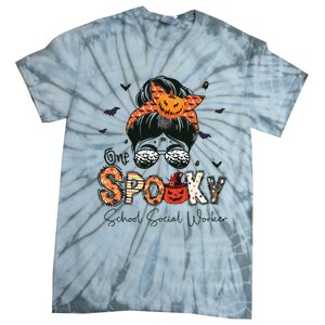 One Spooky School Social Worker Messy Bun Women Halloween Tie-Dye T-Shirt