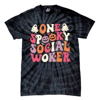 One Spooky Social Worker Halloween Social Worker Tie-Dye T-Shirt