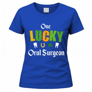 Oral Surgeon St Patrick's Day Irish Shamrock Dentist Doctor Gift Women's T-Shirt