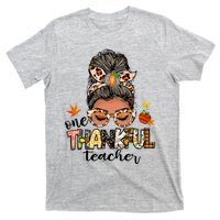 One Thankful Mama Messy Bun Leopard Mom Fall Thanksgiving T-Shirt