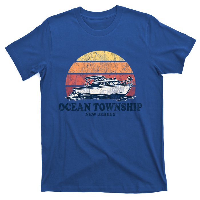 Ocean Township Nj Vintage Boating 70s Retro Boat Design Cute Gift T-Shirt