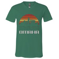 Omaha Usa Retro Vintage Sunset Skyline Omaha V-Neck T-Shirt