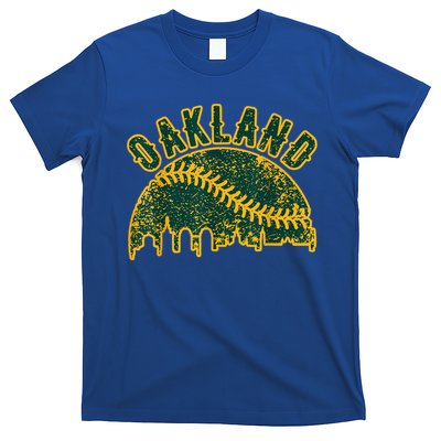 Oakland Vintage Baseball Distressed Gameday Retro Cute Gift T-Shirt