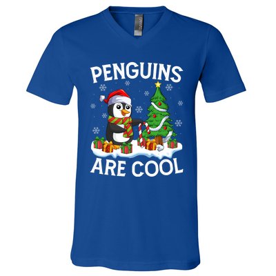 Penguins Are Cool Xmas Tree Lights Santa Penguin Christmas Gift V-Neck T-Shirt