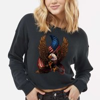 Patriotic American Design With Eagle And Flag Cropped Pullover Crew