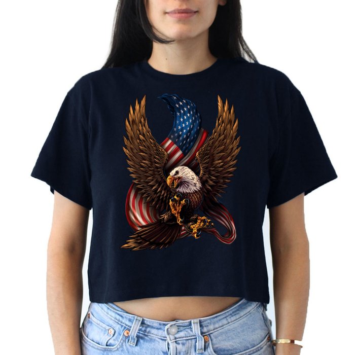 Patriotic American Design With Eagle And Flag Women's Crop Top Tee