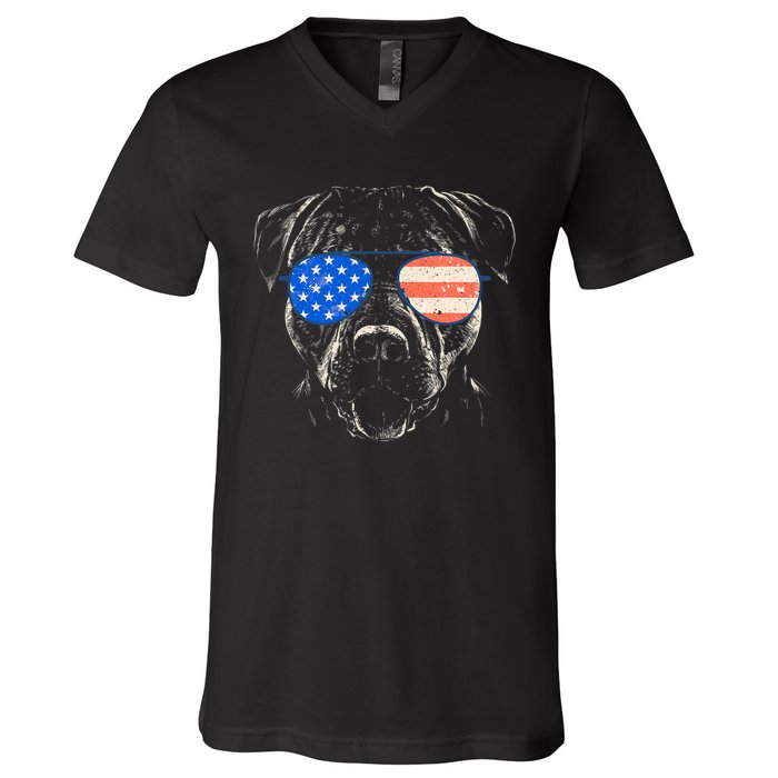 Pitbull American Flag 4th Of July Pitbull Dad Mom Dog Lover V-Neck T-Shirt