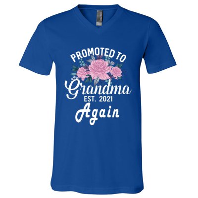 Pregnancy Announcet For GrandparentsPromoted To Grandma Gift V-Neck T-Shirt