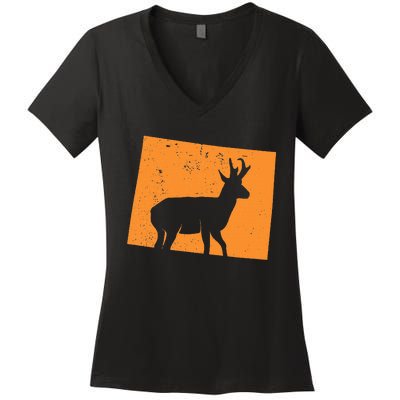 Pronghorn Antelope Hunting In Wyoming. Women's V-Neck T-Shirt