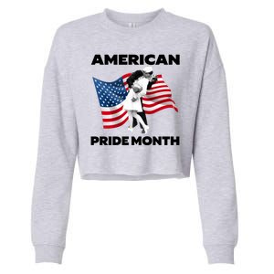 Patriotic American Pride Month Classic Wwii Soldier Kissing Nurse Cropped Pullover Crew