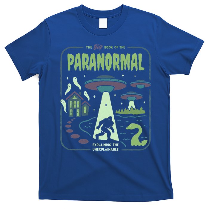 Paranormal Bigfoot Ghosts Aliens Sasquatch UFO Halloween T-Shirt