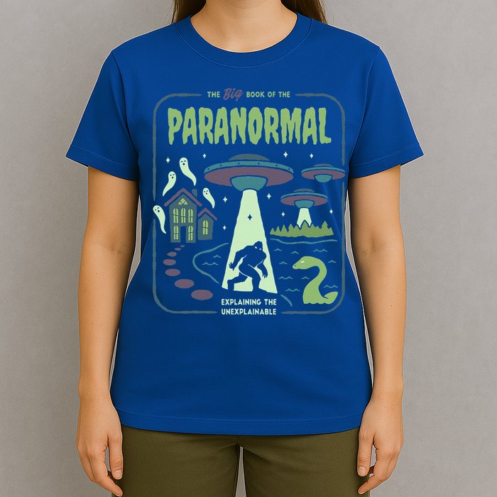 Paranormal Bigfoot Ghosts Aliens Sasquatch UFO Halloween T-Shirt