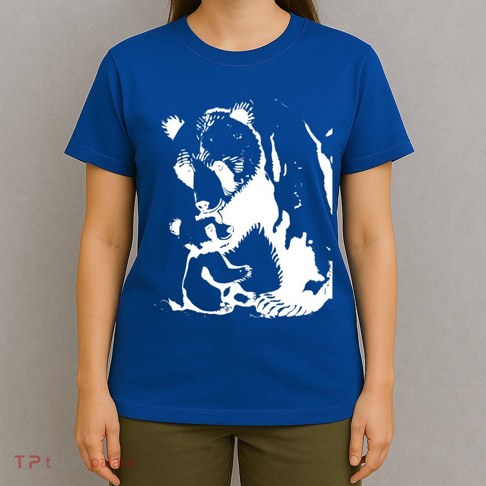 Papa Bear Or Mama Bear With Bear Animal Gift T-Shirt