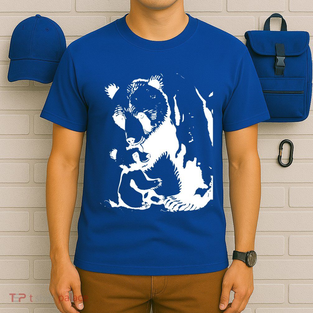 Papa Bear Or Mama Bear With Bear Animal Gift T-Shirt