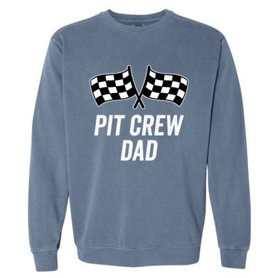 Pit Crew Dad Checkered Flag Hosting Race Car Birthday Partie Garment-Dyed Sweatshirt