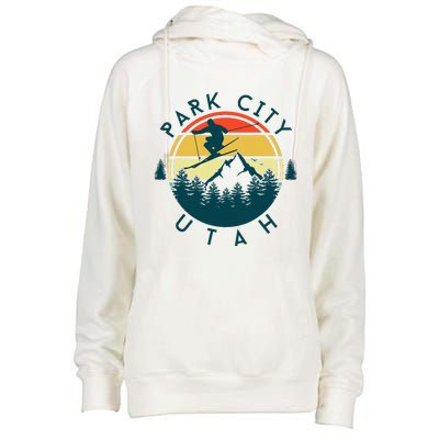 Park City Womens Funnel Neck Pullover Hood