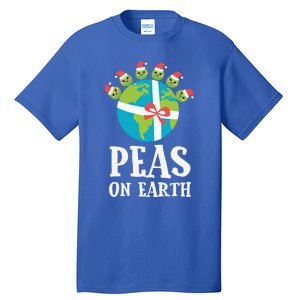 Pun Christmas Sayings Peas On Earth Funny Xmas Gift Tall T-Shirt