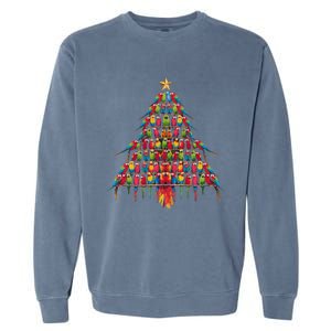 Parrot Christmas Tree Macaw Cockatiel Conure Xmas Lover Garment-Dyed Sweatshirt