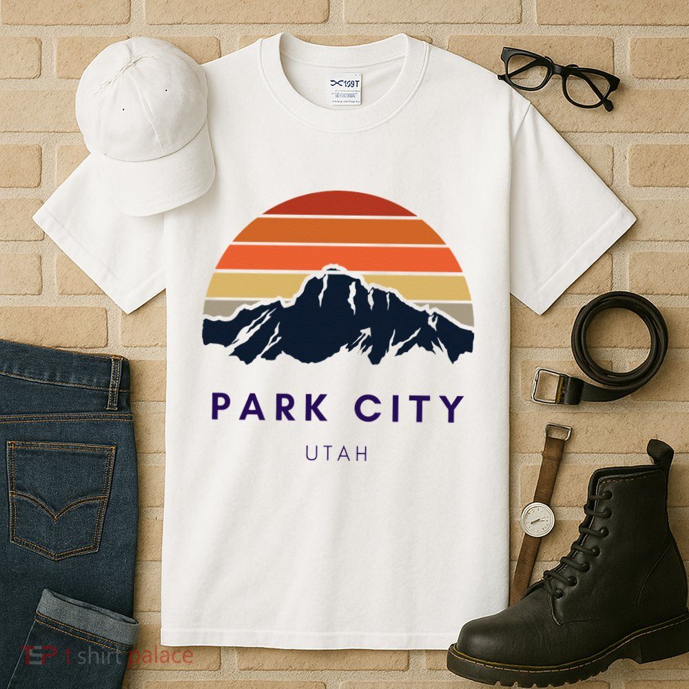 Park City Utah Skiing Snowboarding Hikers Utah Gifts UT Tall T-Shirt