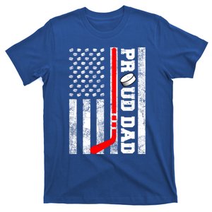 Proud Dad American Distressed Flag Funny Hockey Dad Cool Gift T-Shirt