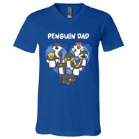 Penguin Dad Heart Shape Daddy Valentine Papa Father's Day Gift V-Neck T-Shirt