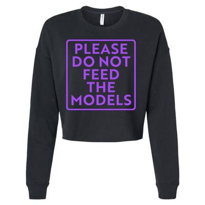 Please do not feed the models Cropped Pullover Crew
